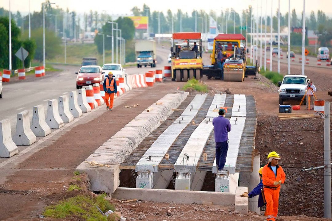 Entre el cemento y el ajuste: el futuro incierto de la obra pública en la Argentina