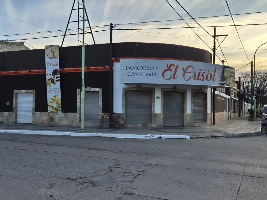 Un muerto y un herido tras un violento hecho en una panadería de Noroeste