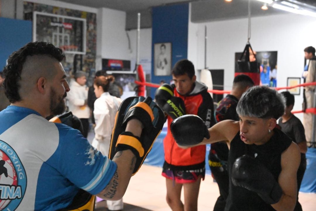 La Escuela Municipal de Deportes de Contacto avanza con actividades en distintos puntos de la ciudad