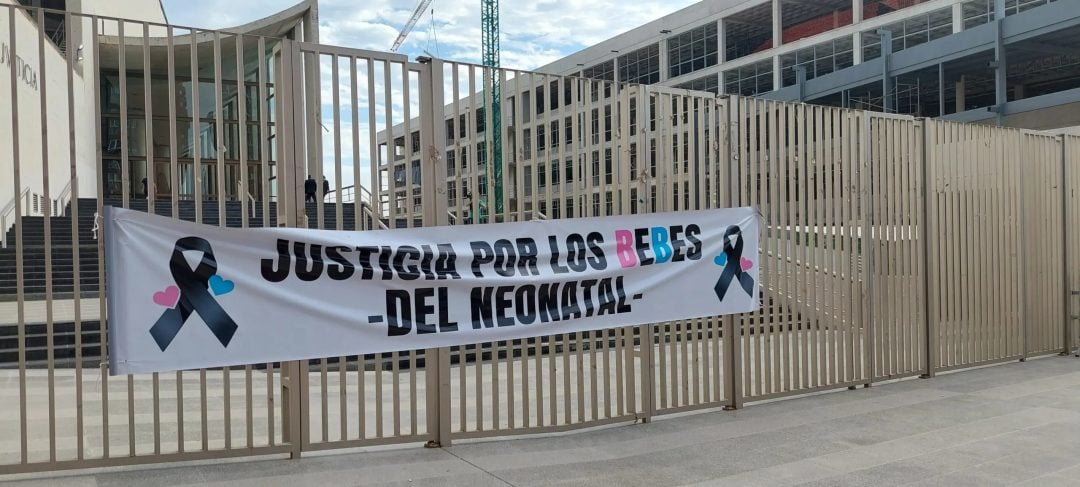 “Asesinos”: el desgarrador grito de la hermana de uno de los bebés asesinados en el Nenonatal de Córdoba