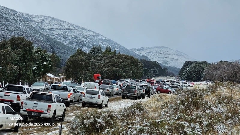 Nevada en las sierras: un paisaje blanco que atrajo a cientos de turistas