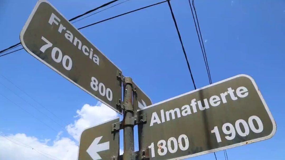 El HCD aprobó un sistema privado para colocar nomencladores urbanos