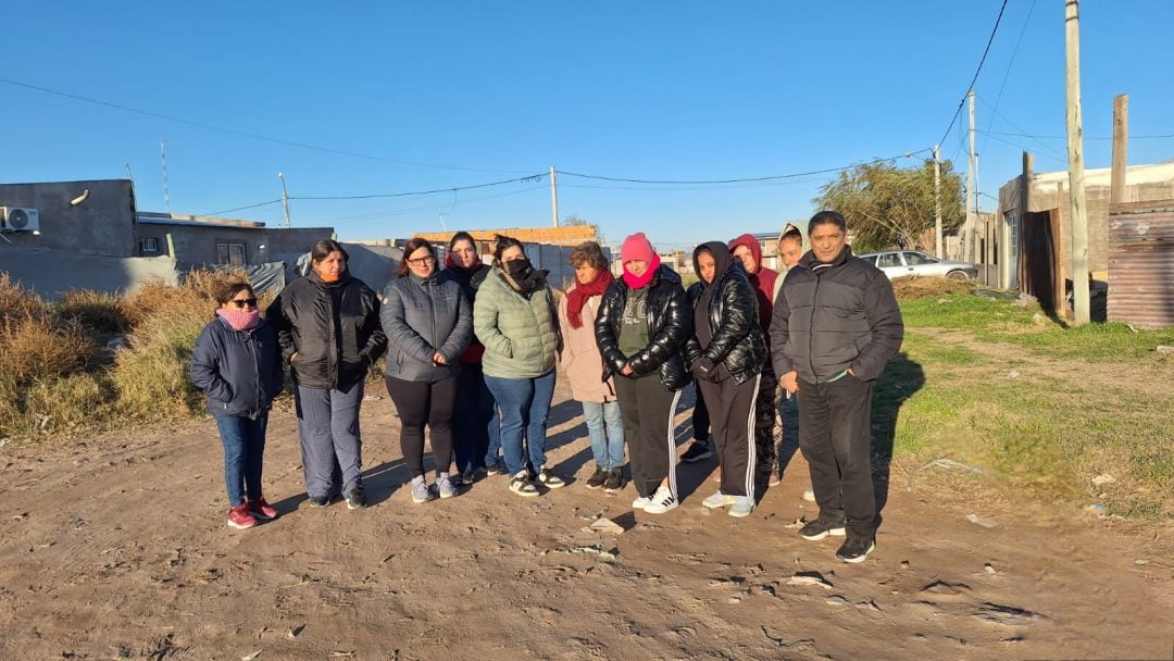 Vecinos de Más Barrios reclaman a Edes por los reiterados cortes de luz