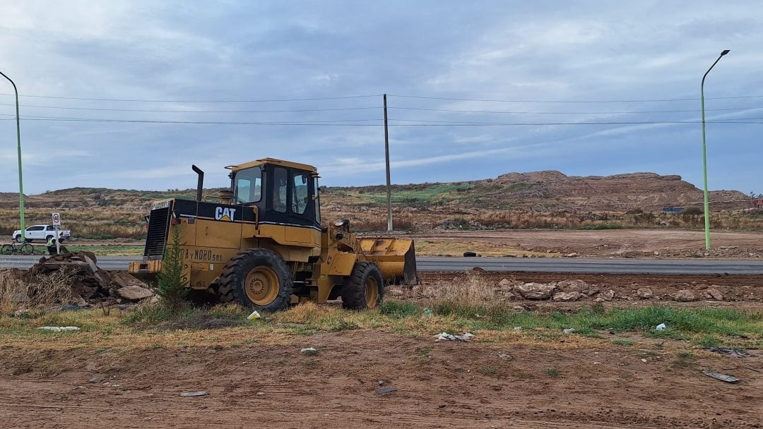 A 4 meses de la inundación, empezaron los arreglos de calle Indiada