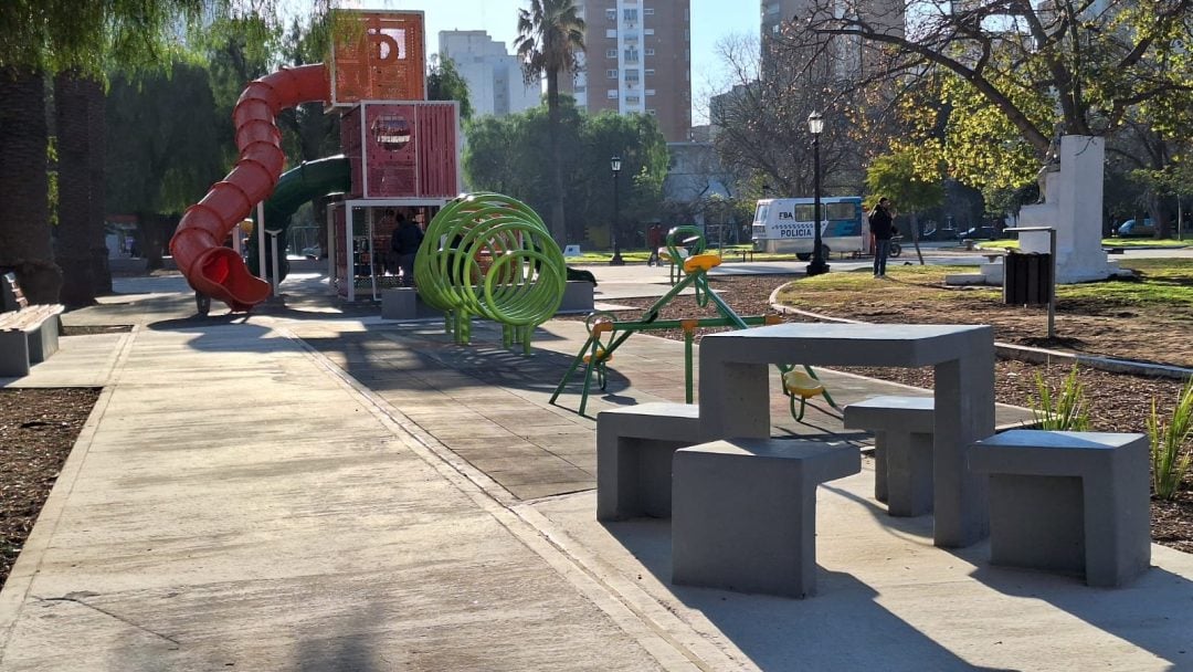 Concejales opositores cuestionaron la inversión municipal en la remodelación del sector de juegos de la Plaza Rivadavia
