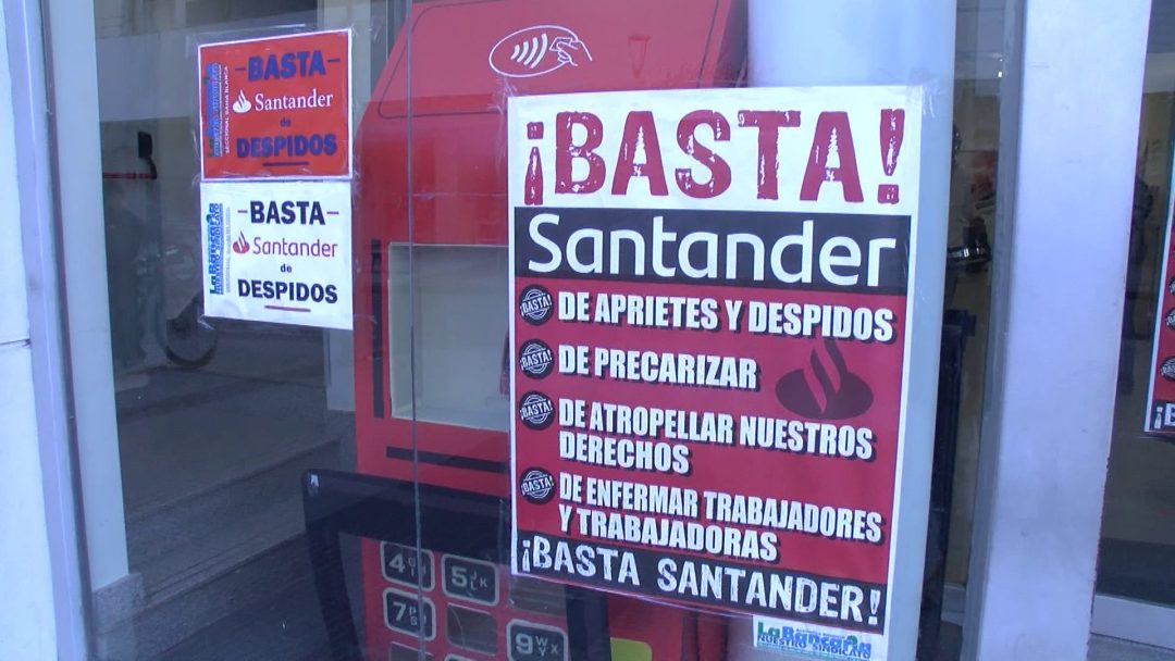 “La llamaron para volver al trabajo, era para despedirla”: el reclamo en el Banco Santander local