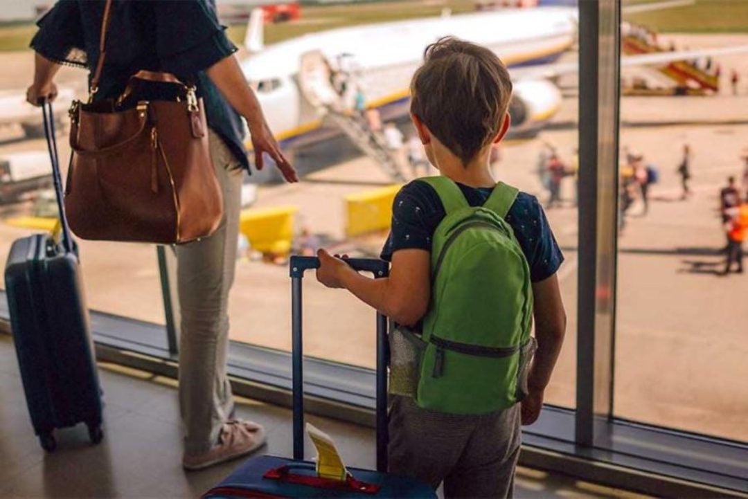 ¿Cómo tramitar los permisos de viajes para menores del país en vacaciones?