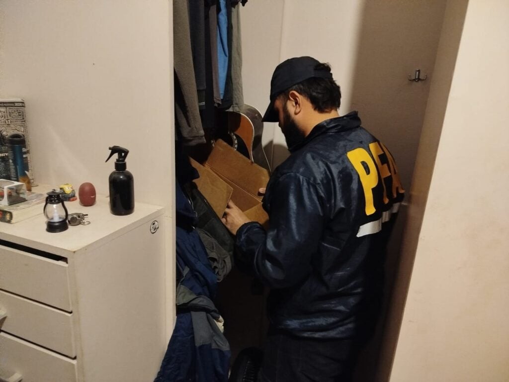 Red internacional de transmisión y producción de material de abuso sexual infantil: un allanamiento en Bahía