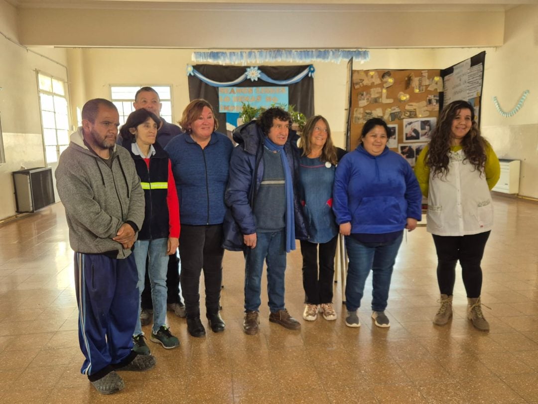 Ladrillos ecológicos, el proyecto de la Escula Primaria para adultos 702, que pasó a la instancia regional