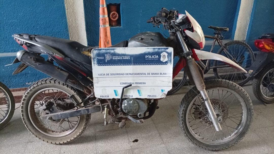 Lo detuvieron con tres motos robadas en su casa