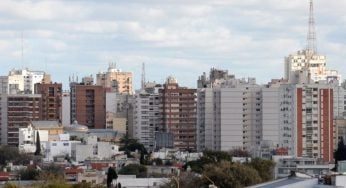 Carlos Esteban: “En Bahía hacen falta 50 sueldos para comprar una vivienda”