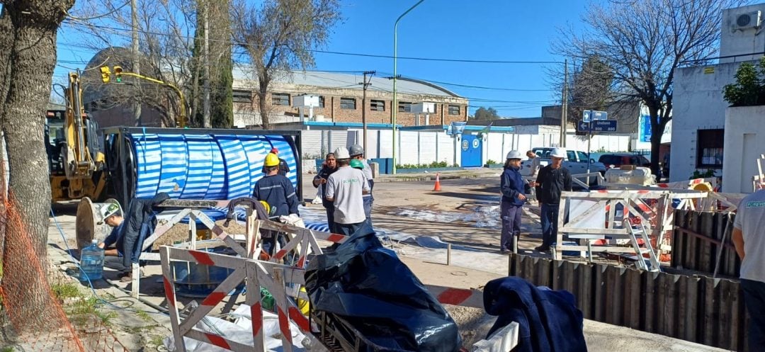 Avanza la renovación del acueducto Brandsen con la técnica de “envainado”