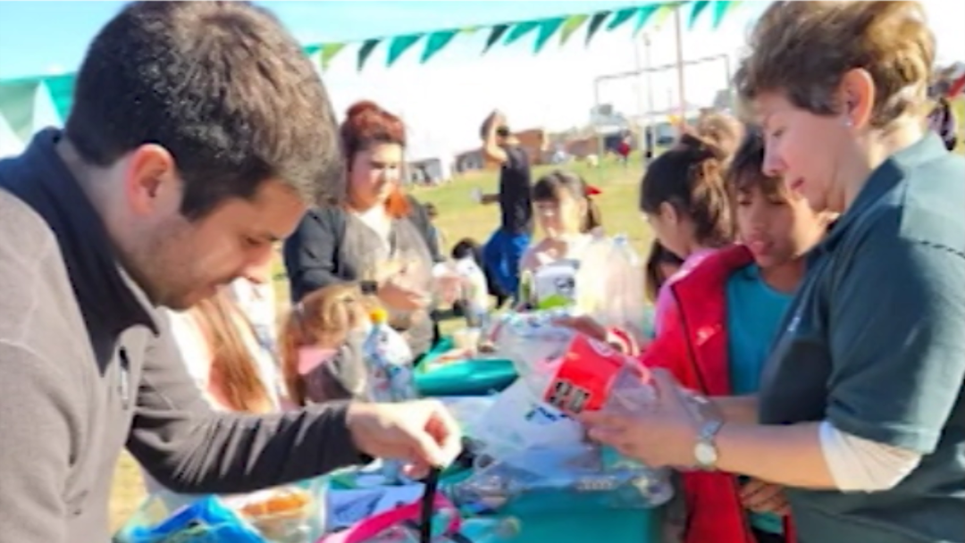 “Todo lo hacemos a pulmón”: vecinos del barrio Vialidad preparan un nuevo festival del Día del Niño y apelan a la solidaridad