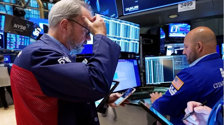 Caen las acciones argentinas en Wall Street tras la derrota del Gobierno en las elecciones legislativas de PBA