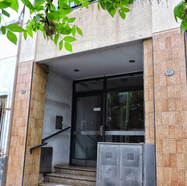 Allanamiento en un departamento céntrico por tenencia de material de abuso sexual infantil
