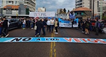 Masiva marcha universitaria en Bahía Blanca contra el veto de Milei