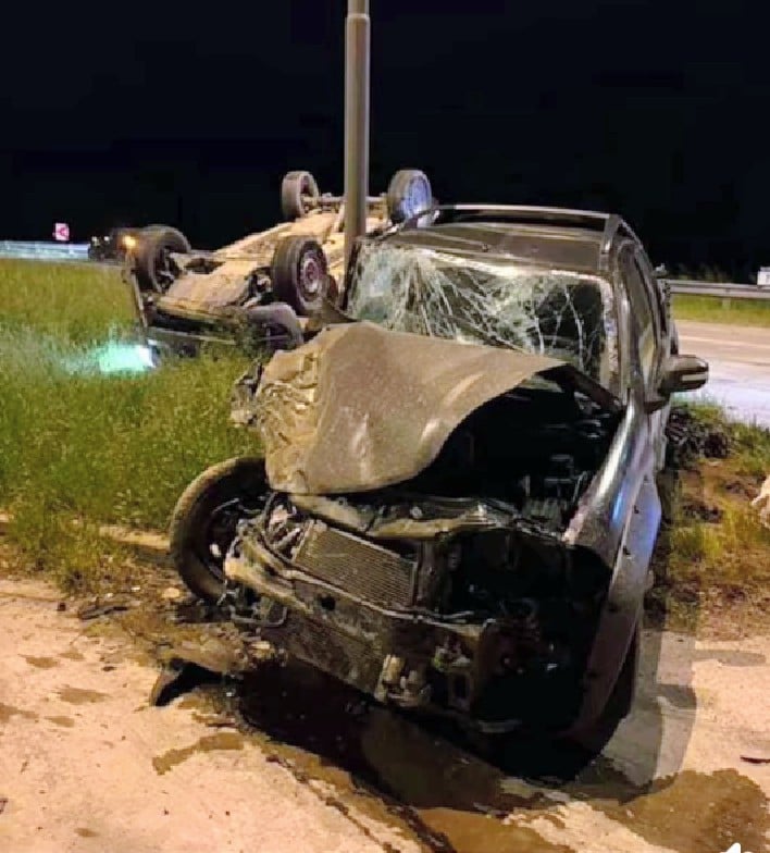Choque y vuelco de un patrullero tras ser colisionado en autovía Fruet