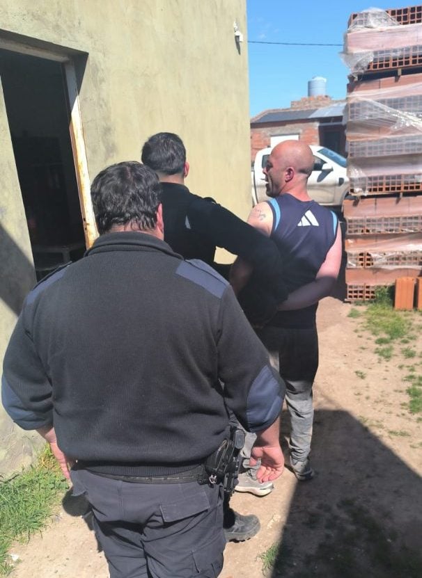 Detuvieron a un ex empleado que robó una camioneta y herramientas de una empresa bahiense: quería devolver el vehículo a cambio de dinero