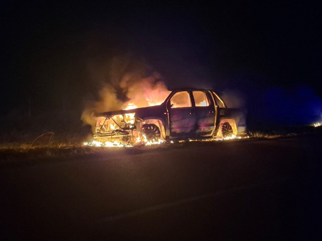 Se incendió una camioneta en la ruta a Pehuen Co