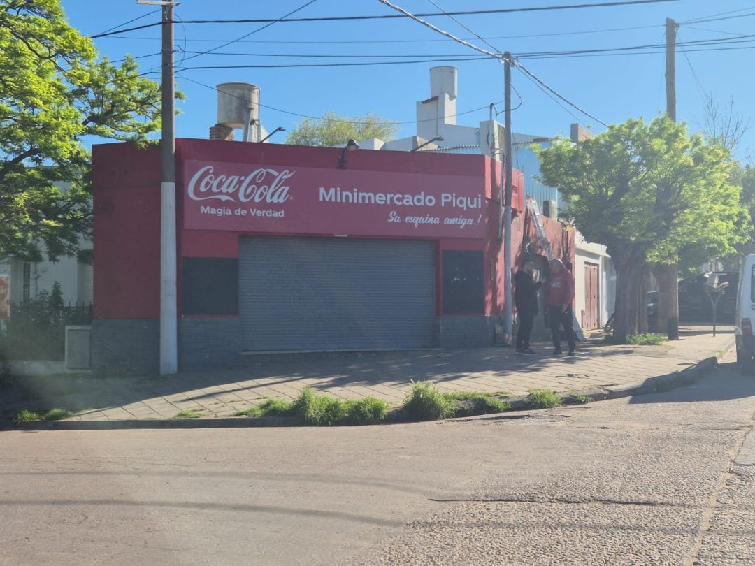 Quiso robar haciendo un boquete en el techo: “Me indigna más que sea un cliente del barrio”, dijo el comerciante damnificado