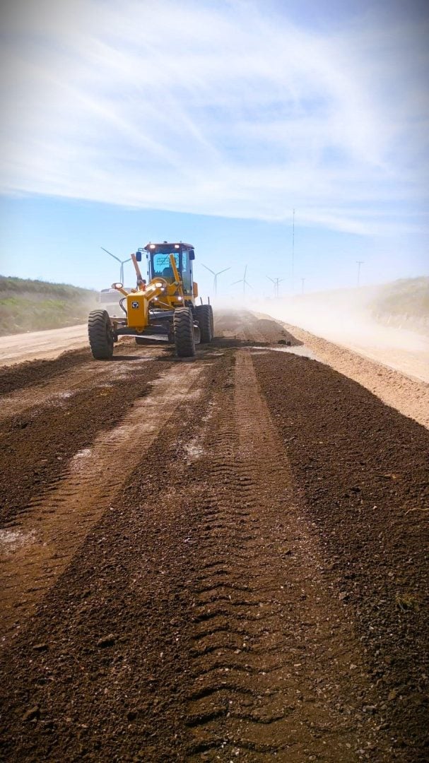 Mantenimiento y trabajos de bacheo en ruta 33