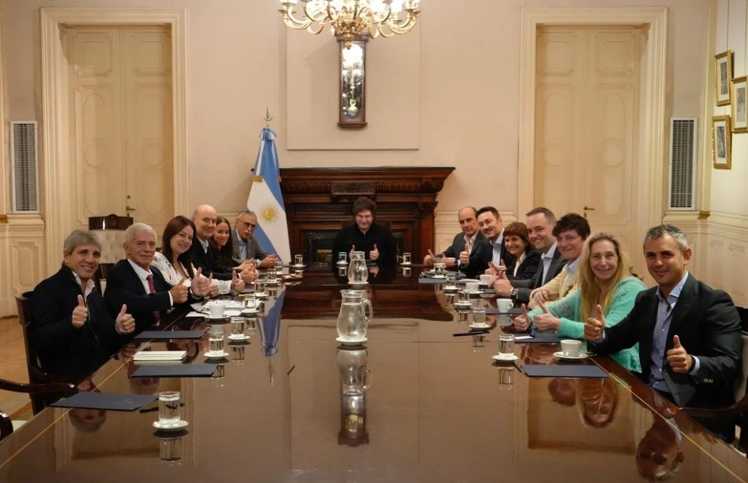 Doble turno y reflexión: Javier Milei mantuvo la primera reunión de Gabinete tras la derrota bonaerense