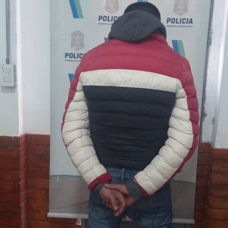 Condenan a un sujeto por asaltar a amenazar con una cuchilla a un taxista