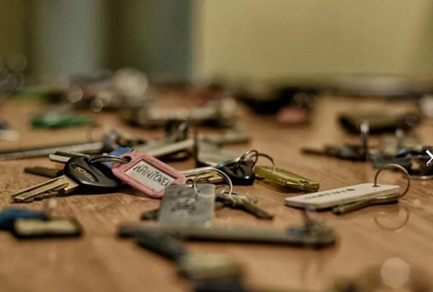 ¿Cuánto debe destinarse para alquilar o comprar una vivienda en el interior bonaerense?