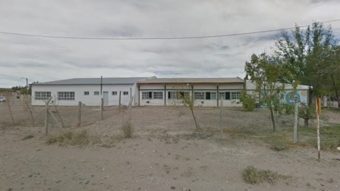 Condenaron a un exdocente por abusar de siete alumnos: le dieron un insólito permiso y escapó