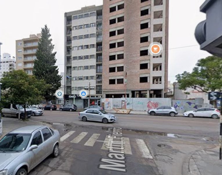 Obrero sufrió politraumatismos al caer desde un décimo piso