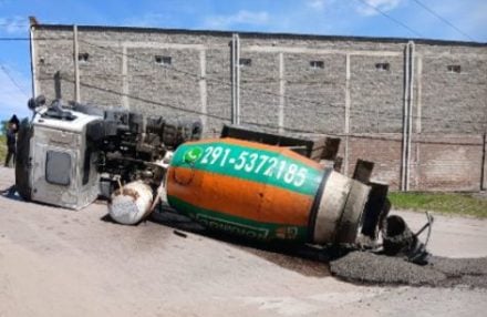 camion cemento vuelco 1