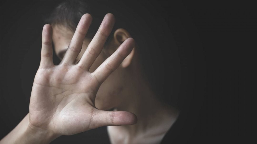 Menor de edad demorado: discutía y con madre y le pego a una policía
