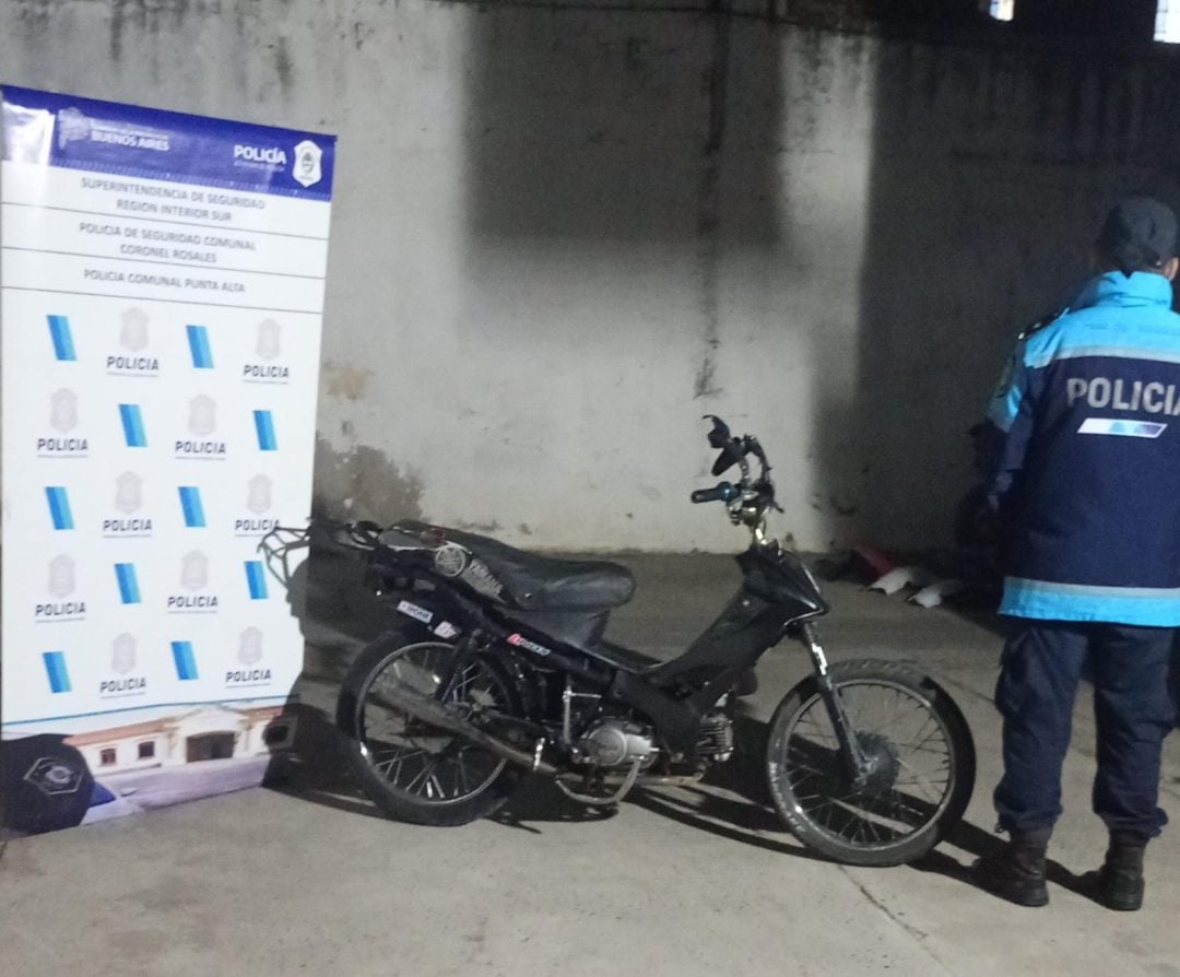 Detienen a un hombre y su hijo tras una persecución policial por picadas ilegales