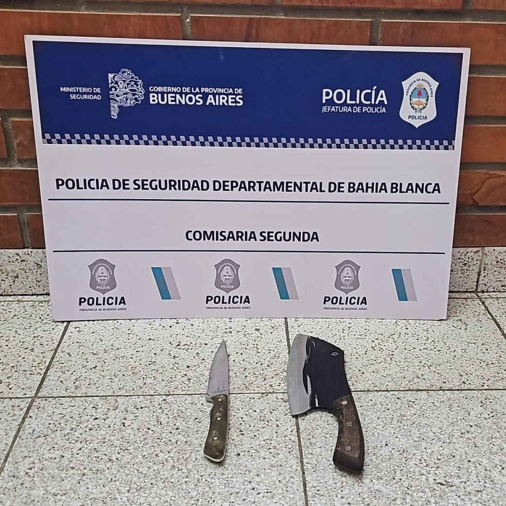 Se atricheró en su departamento centrico y amenazó con cortarse la vena yugular