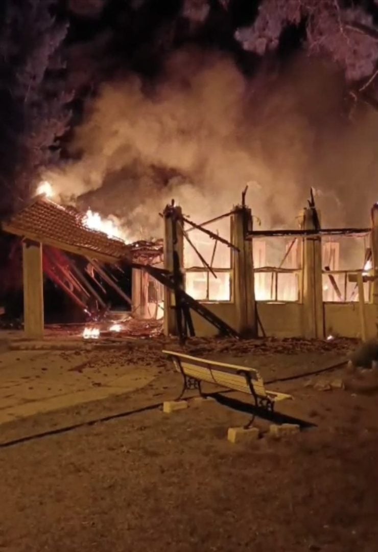 Pehuen Co: se incendió la Capilla “Sagrada Familia”