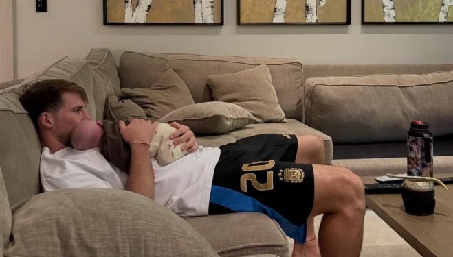 Alexis Mac Allister mostró cómo fueron sus primeros días como papá: las tiernas fotos