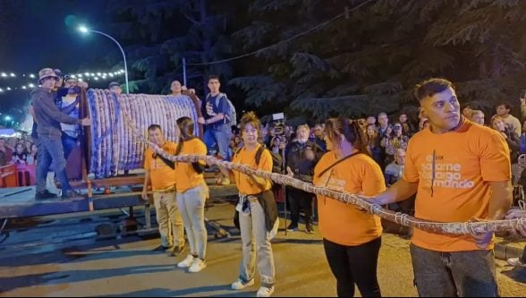 Tandil vuelve a tener el salame más largo del mundo: 487,22 metros