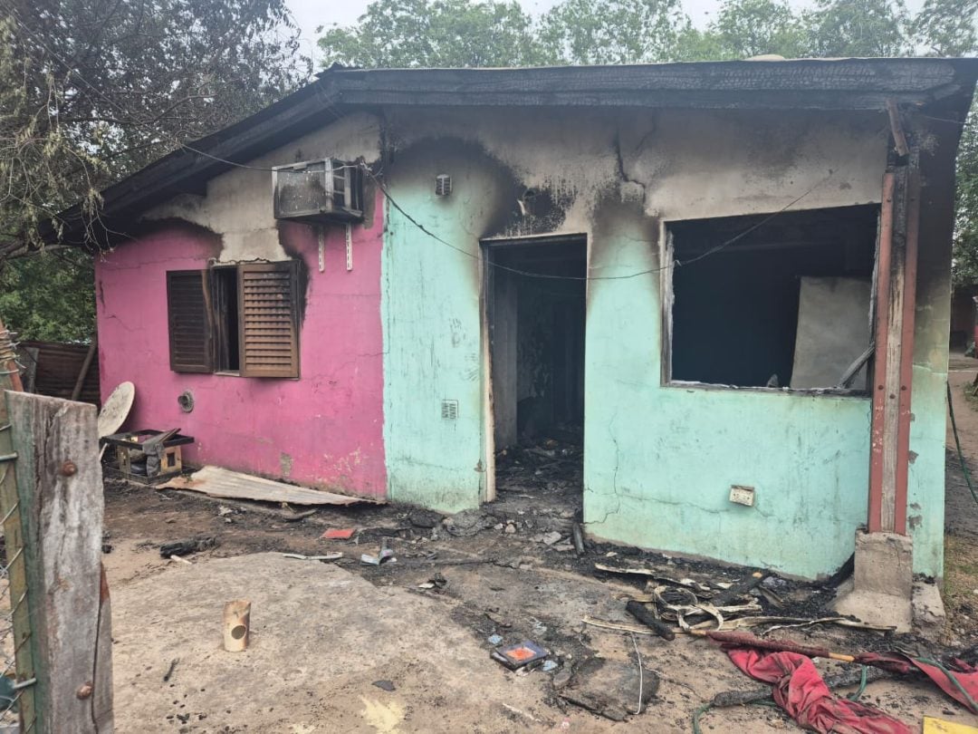 “Perdimos todo, no se salvó nada”: una familia necesita ayuda tras un incendio en Garay al 1400