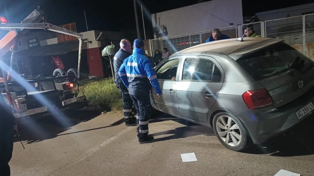 Manejaba alcoholizado y terminó chocando contra una casa