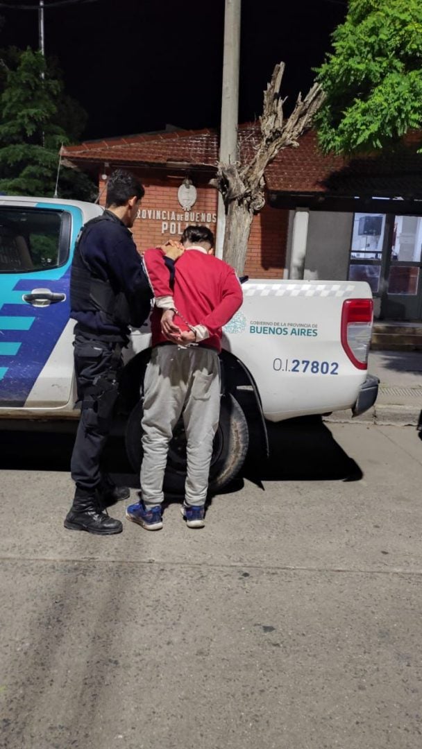 Detuvieron a un hombre por violar una orden de restricción y meterse al domicilio de su expareja