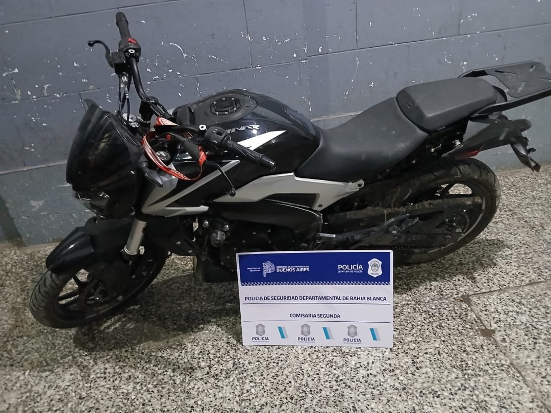 Un menor se quiso fugar en moto robada y fue detenido tras una persecución