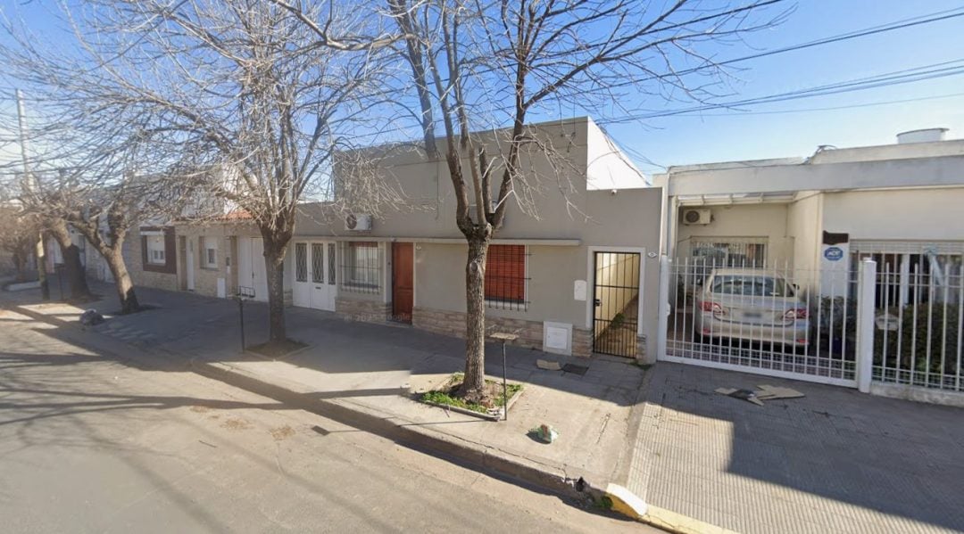 Aprehenden a un hombre por golpear y retener a su pareja en una vivienda