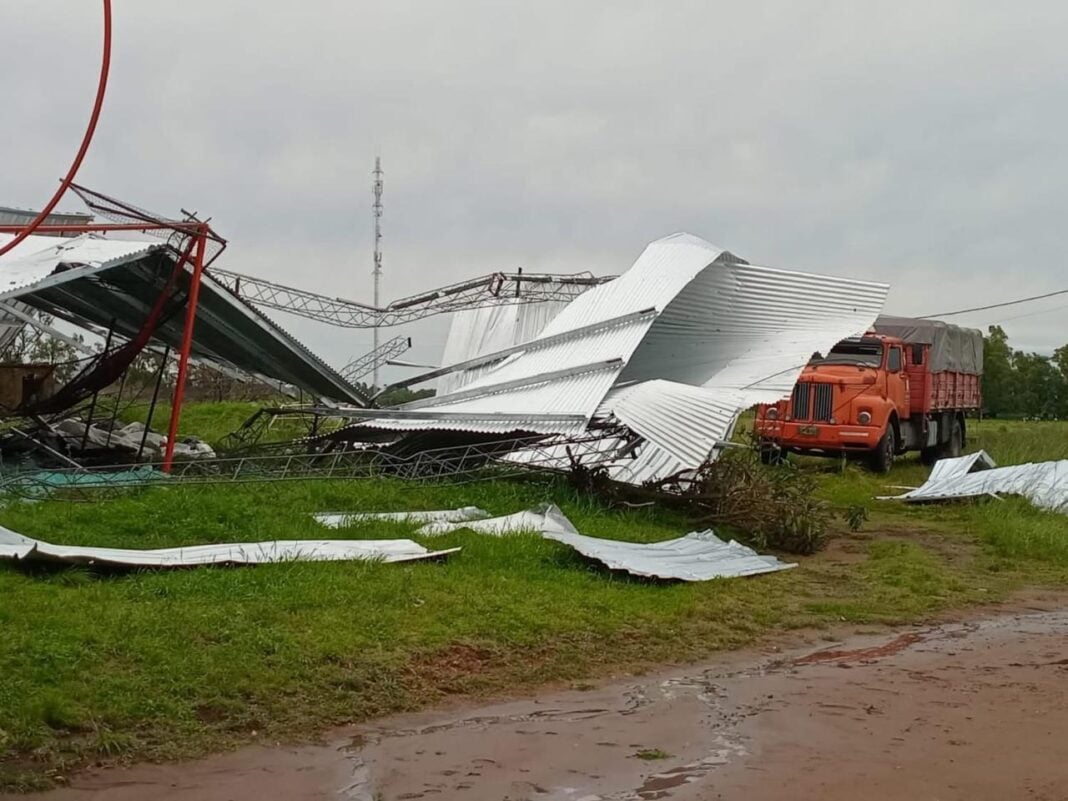 La tormenta trajo granizo y provocó serios destrozos en el oeste de la Provincia