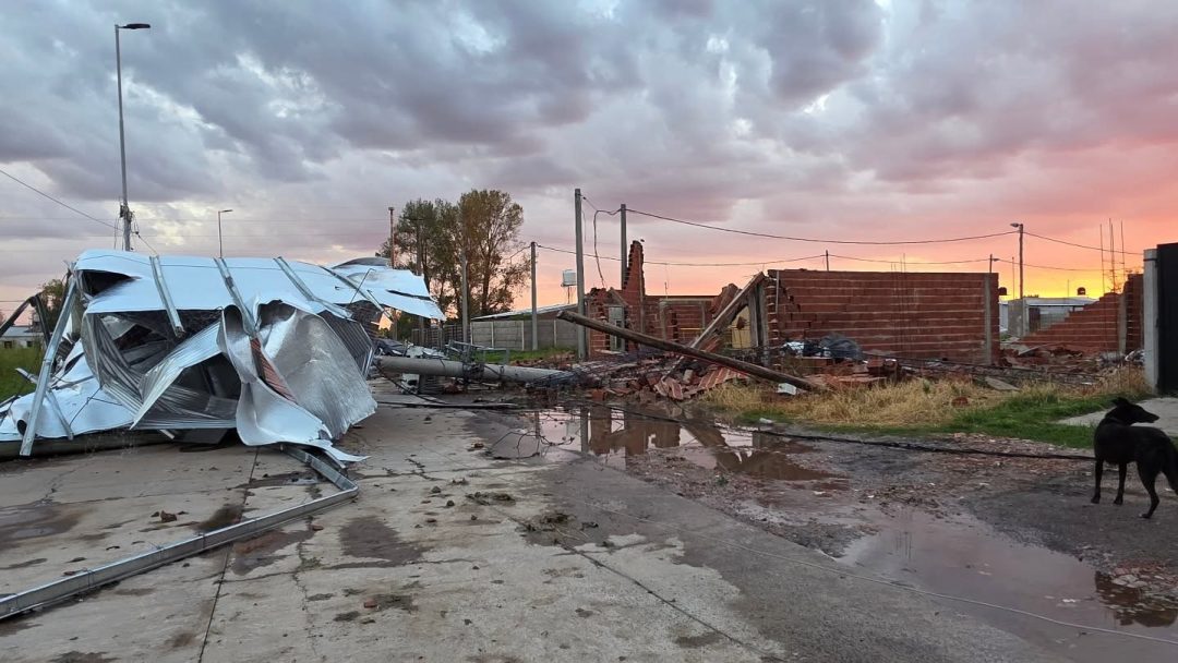 Violento temporal provocó severos daños en Carlos Casares: destrozos en San Esteban y afectación en el Hospital