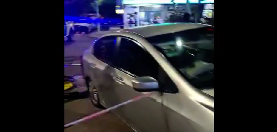 “Una sorpresa total”: un auto se incrustó en un local de Alvarado y 11 de Abril tras un choque