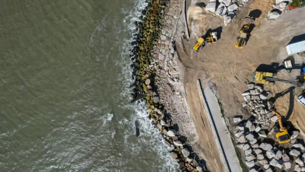 Sigue a paso firme la defensa costera en Pehuen Co