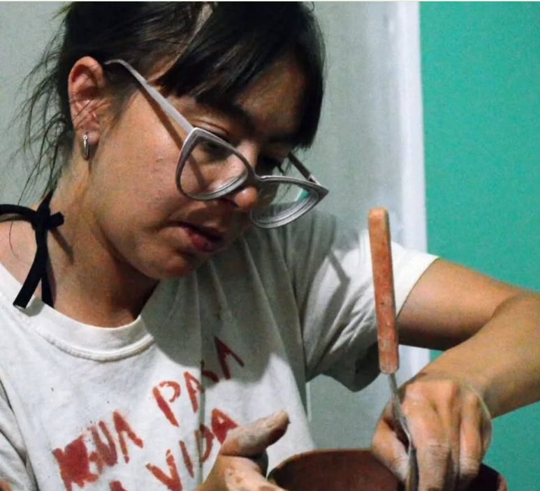 Lanzan campaña solidaria para ayudar en su recuperación a joven atropellada por un tren