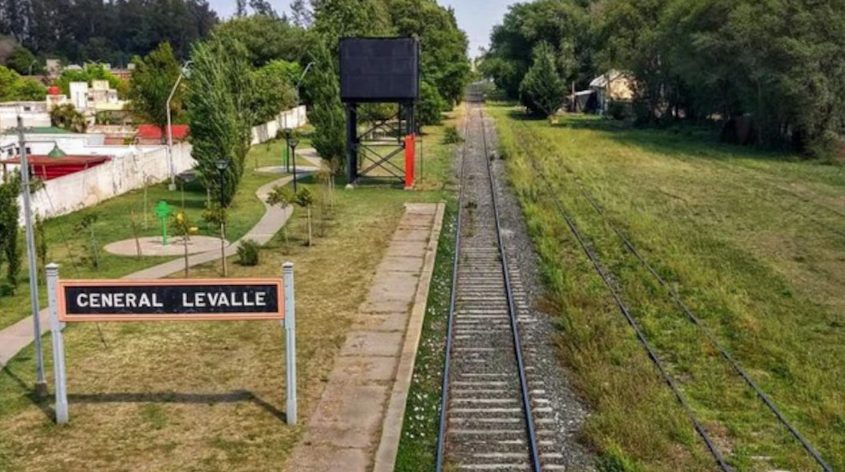 Entró como empleado en una empresa, sus compañeros lo acusaron de sacarles el trabajo y lo mataron a golpes