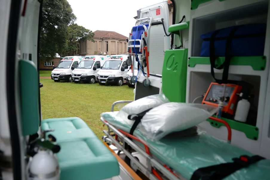 El Ejecutivo extendió la emergencia en salud y congeló aportes a colegios privados