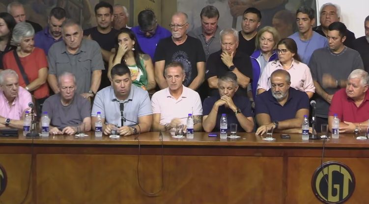 La CGT celebró el “alto acatamiento” del paro y advirtió al Gobierno: “Esto recién empieza”